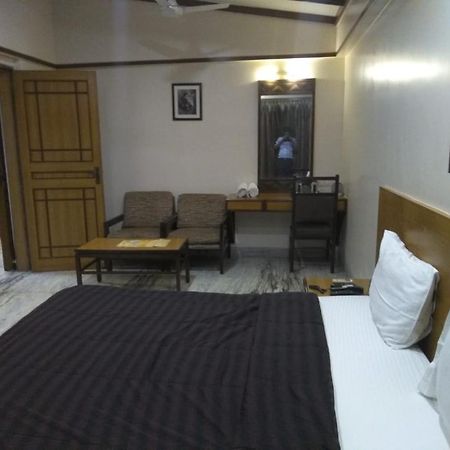 Hotel Jawahar Ulhasnagar Экстерьер фото
