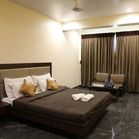 Hotel Jawahar Ulhasnagar Экстерьер фото