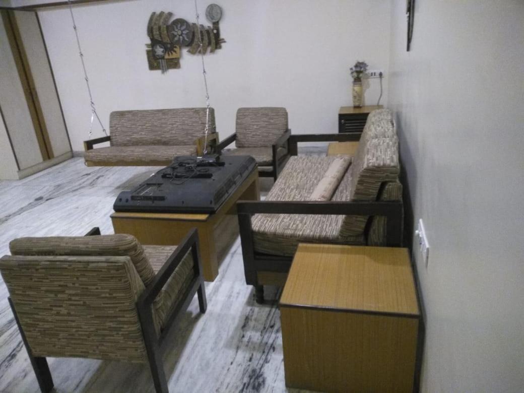 Hotel Jawahar Ulhasnagar Экстерьер фото