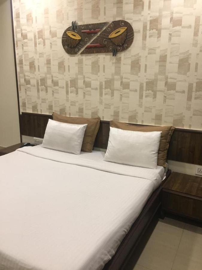 Hotel Jawahar Ulhasnagar Экстерьер фото