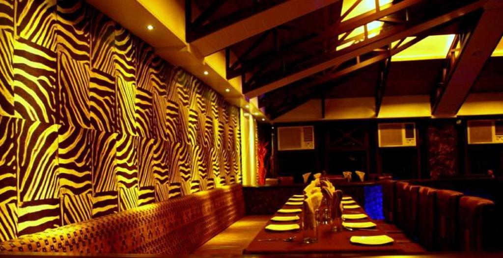 Hotel Jawahar Ulhasnagar Экстерьер фото