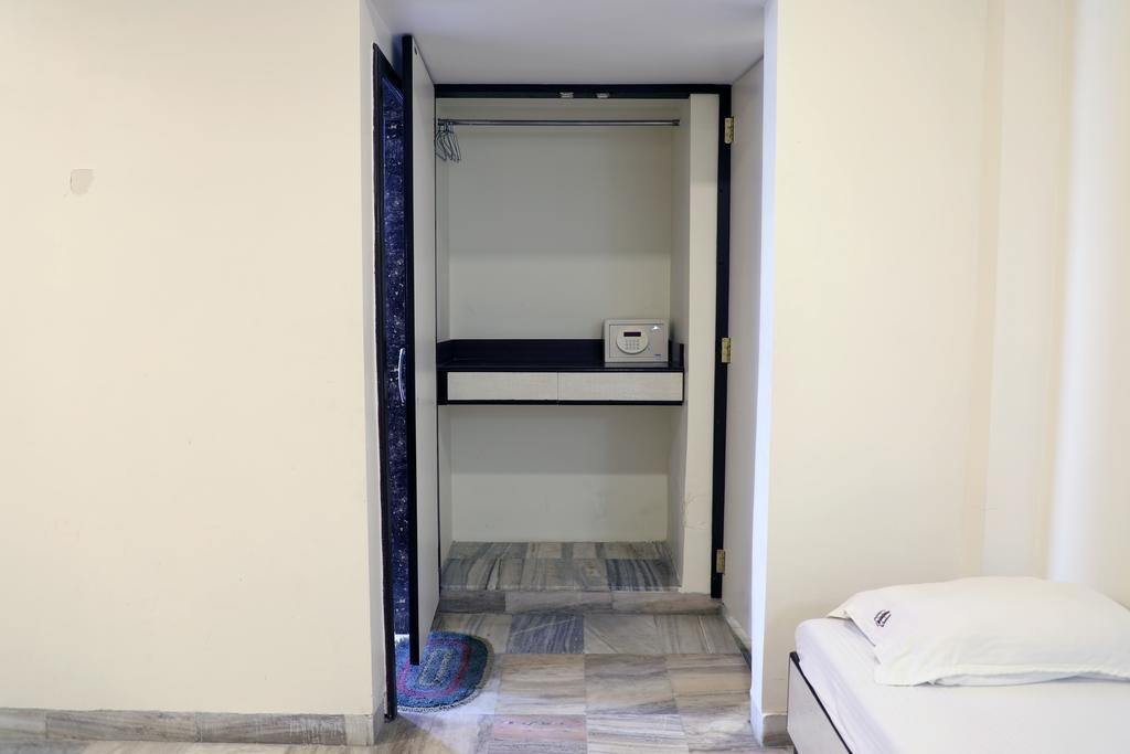 Hotel Jawahar Ulhasnagar Экстерьер фото