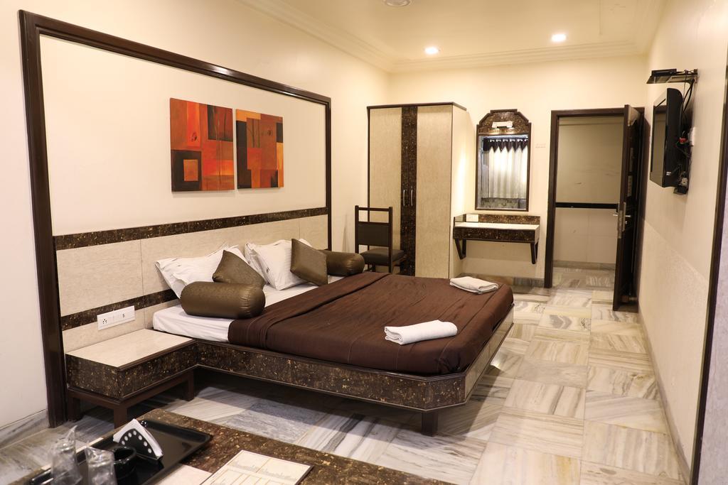 Hotel Jawahar Ulhasnagar Экстерьер фото