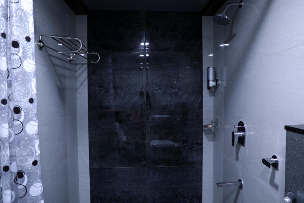 Hotel Jawahar Ulhasnagar Экстерьер фото